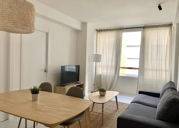 Apartamento Junto A Estacion Ave - 3 Dormitorios